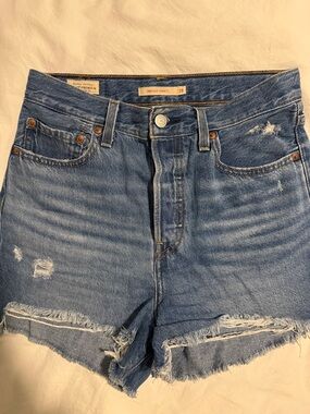 Levi’s Women’s Ribcage Shorts